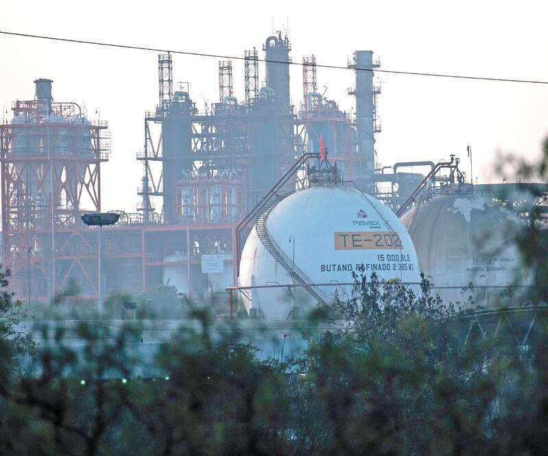 La Secretaría de Energía ha retrasado permisos para vender combustibles a México, acusaron inversionistas estadounidenses en carta a su gobierno. ARCHIVO EL UNIVERSAL