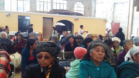 Un centenar de madres piden no "morir de sed" en Oaxaca