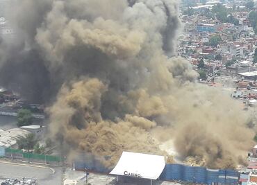 Controlan incendio en casino abandonado en Naucalpan