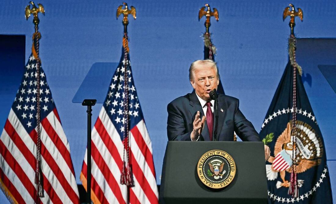 El presidente estadounidense, Donald Trump, ayer durante su discurso en el American Business Forum, en el Centro Kaseya de Miami. Foto: Chandan Khanna / AFP