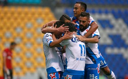 Puebla sobrevive y gana en casa