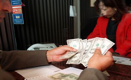 Ofrecen dólar en $16.11 en el AICM