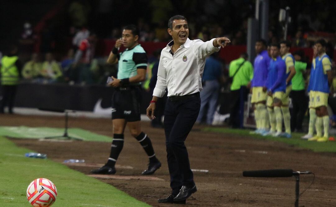 Ricardo Cadena en el Estadio Azteca - FOTO: Carlos Mejía / El Universal