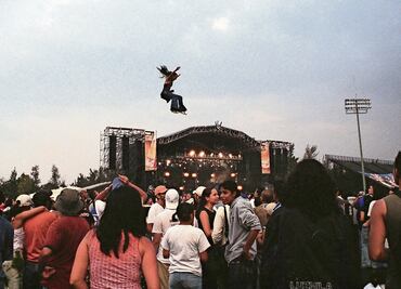 Anuncian transporte nocturno por Vive Latino