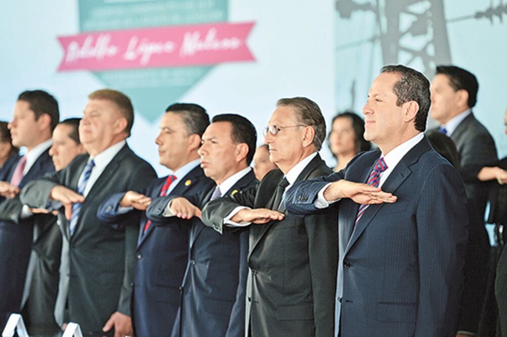 Eruviel Ávila encabezó ayer la ceremonia por el aniversario luctuoso del ex presidente de México, Adolfo López Mateos (ESPECIAL)