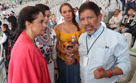Diana Bracho y Juan Osorio aplauden a Reyes Spíndola