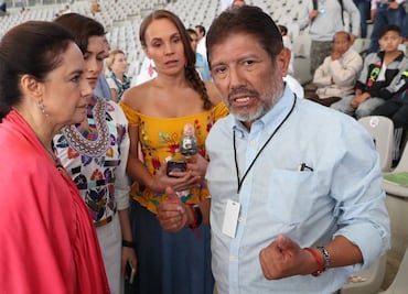 Diana Bracho y Juan Osorio aplauden a Reyes Spíndola