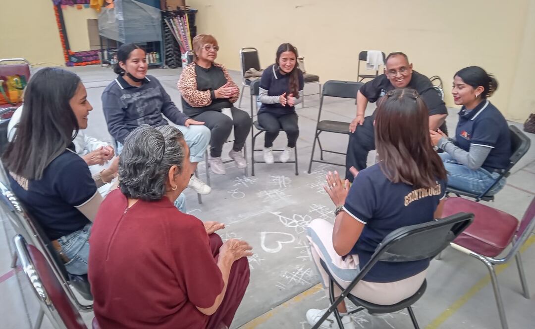 El trato humano y cercano es uno de los distintivos que promueve el gobernador de Hidalgo, Julio Menchaca Salazar. Foto: Especial