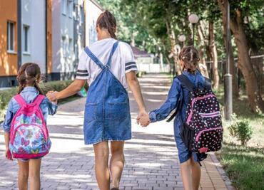 ¿Cuál es la primera pregunta que debes hacerle a tus hijos cuando regresan de la escuela?; Harvard lo explica