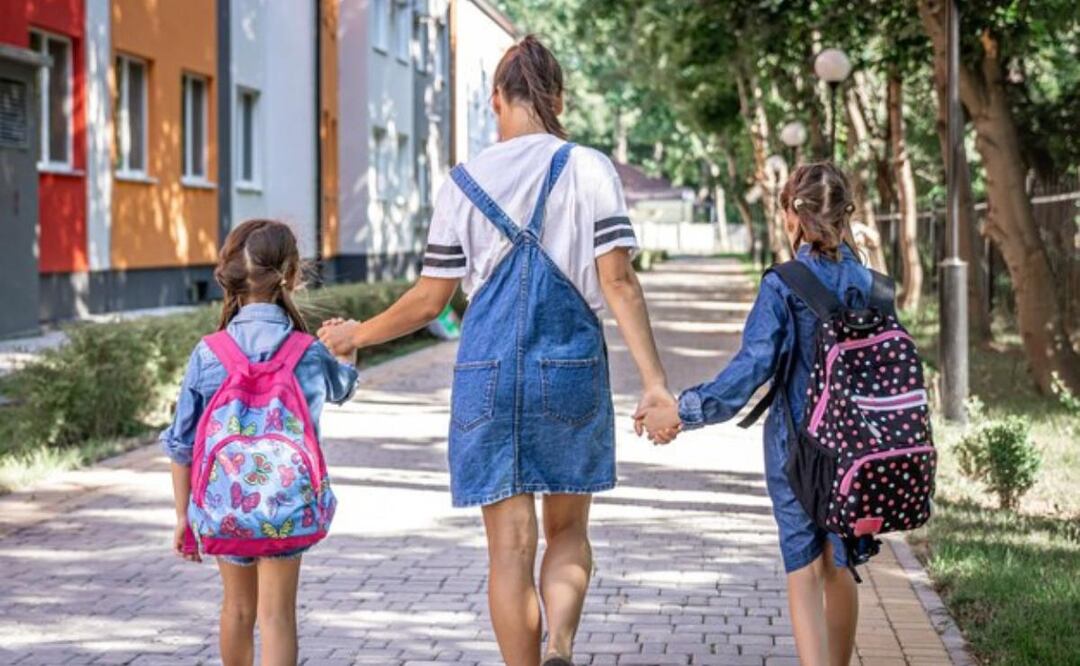 Este sencillo cambio puede ayudar a construir una relación familiar sólida. Fuente: Freepik.