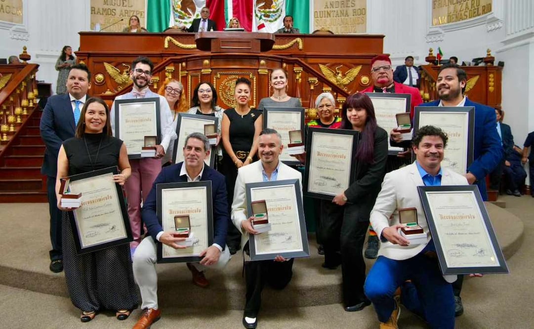 Entrega Congreso de la CDMX 81 medallas. Fotos: Especiales.
