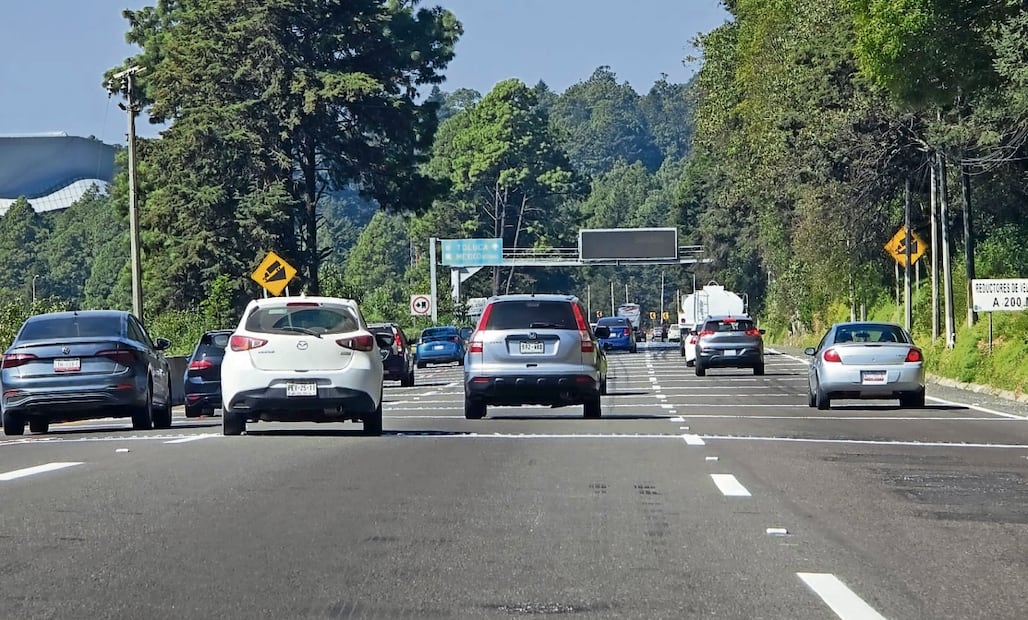 El programa Hoy No Circula es obligatorio y se lleva a cabo conforme al calendario de la Sedema. Foto: Alma Rodríguez/EL UNIVERSAL