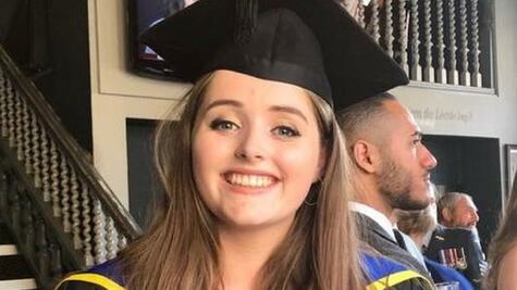 La emotiva disculpa de la primera ministra de Nueva Zelanda por asesinato de joven británica 