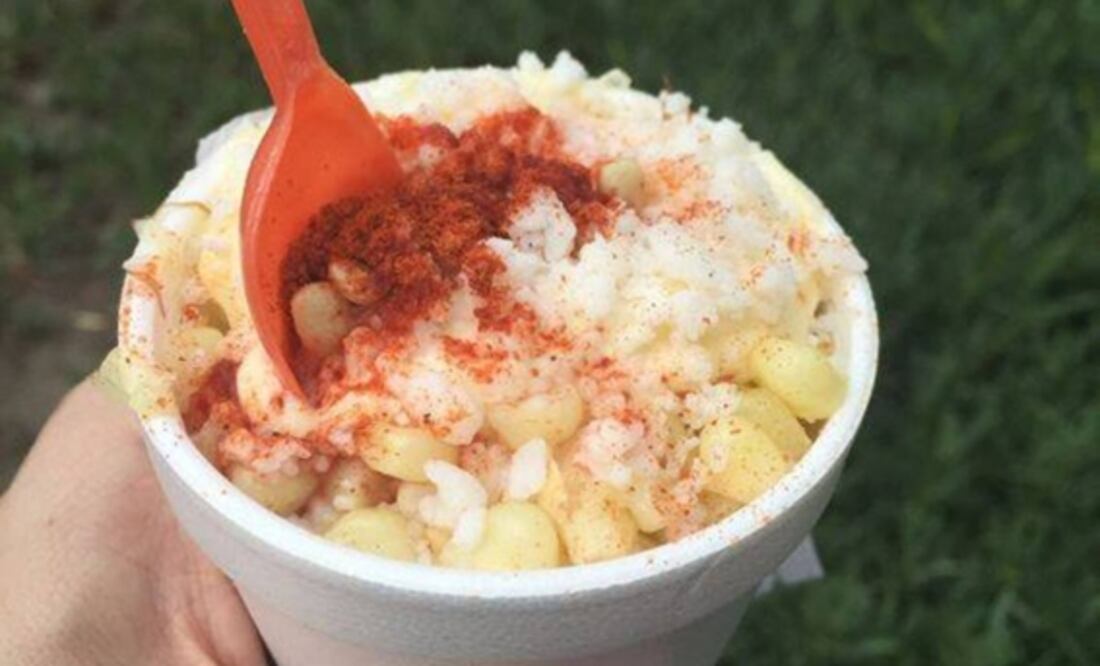 Los esquites sirvieron de inspiración para crear un original pastel. Imagen: Archivo El Universal