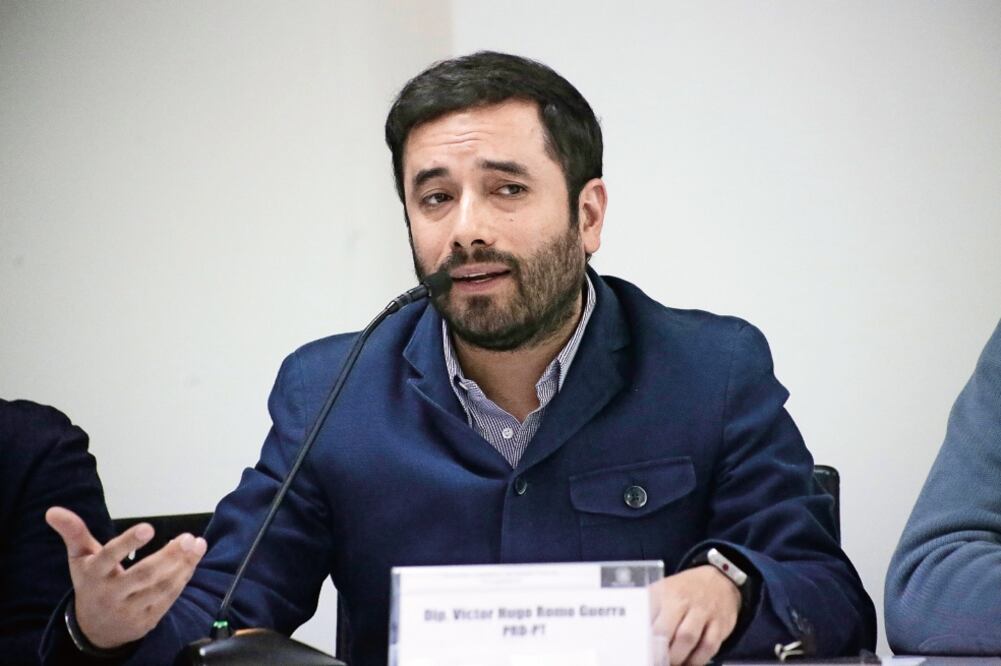 Una cuña para Víctor Hugo Romo