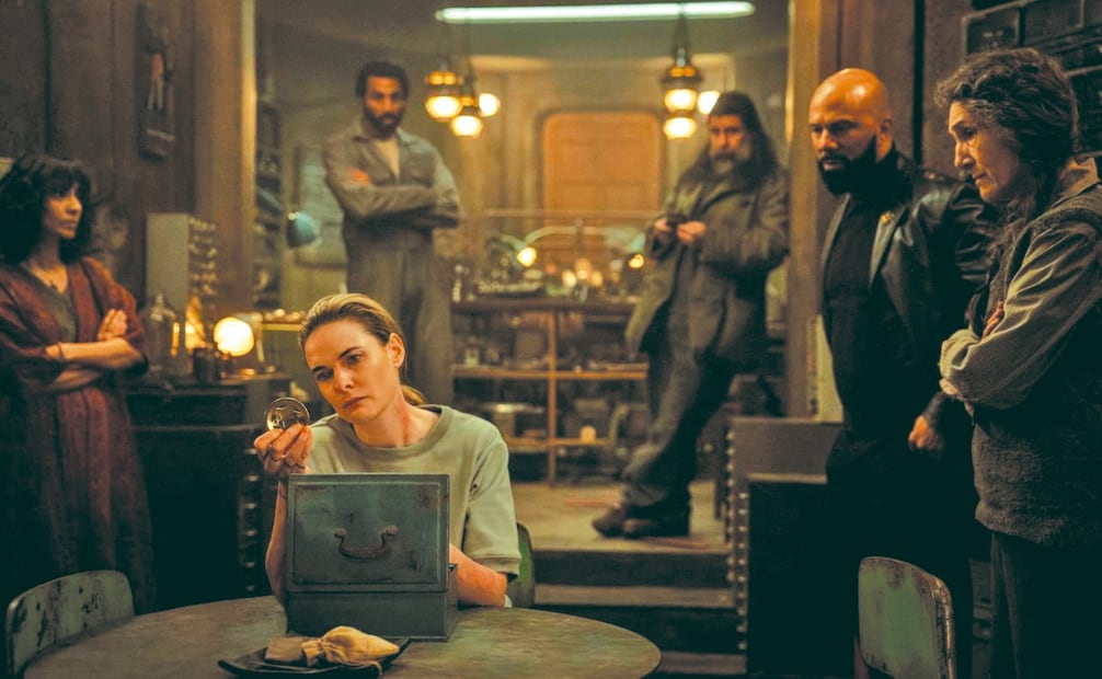 Rebecca Ferguson interpreta a Juliette, junto a aliados y adversarios, mientras el silo supera la rebelión y ella intenta recuperar la memoria. Foto: Apple TV