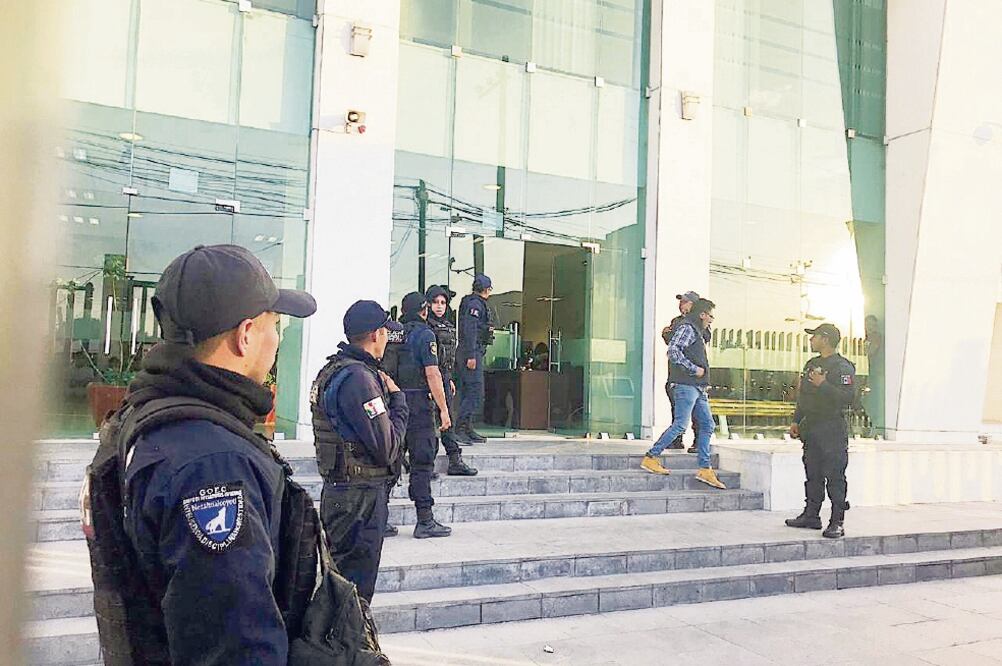 Ayer se realizó la audiencia del inculpado en los juzgados del penal de Neza, donde Roberto “N” fue vinculado a proceso por feminicidio. (REBECA JIMÉNEZ. EL UNIVERSAL)