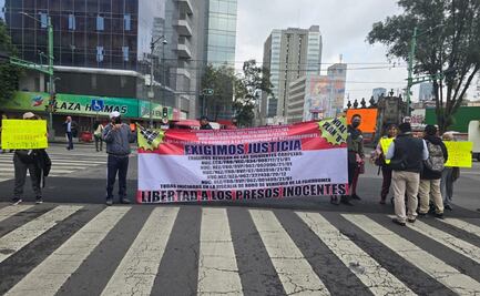 Manifestantes bloquean Eje Central; exigen justicia en el procedimiento de Jesús Eduardo, acusado de robo de vehículo