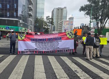 Manifestantes bloquean Eje Central; exigen justicia en el procedimiento de Jesús Eduardo, acusado de robo de vehículo