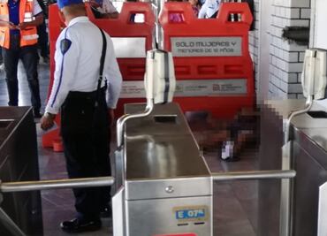 Hombre apuñalado entra a la estación del Metro Guelatao y muere desangrado