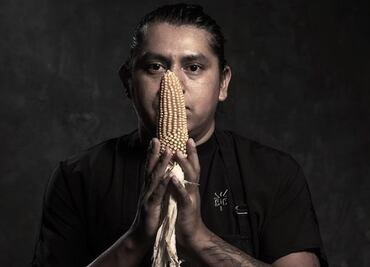 Óscar Segundo honra a su madre y abuela en cada plato con maíz