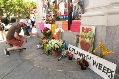 Arranca vigilia en San Francisco por masacre en Orlando