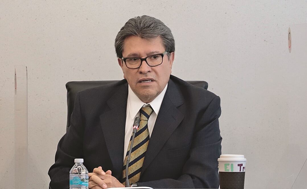 Ricardo Monreal afirma que, aunque constitucionalmente es imposible el reconocimiento al nuevo grupo, buscarán opciones. Foto: ARCHIVO EL UNIVERSAL