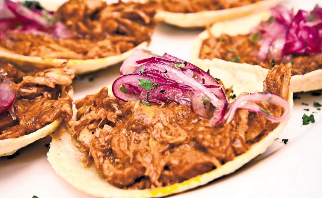 Podrás degustar platillos típicos como cochinita pibil, panuchos y sopa de lima / Foto: Archivo EL UNIVERSAL 