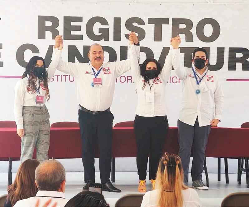 El candidato al gobierno de Michoacán por RSP, Alberto Abraham, celebró el fallo del IEM. Foto: ESPECIAL