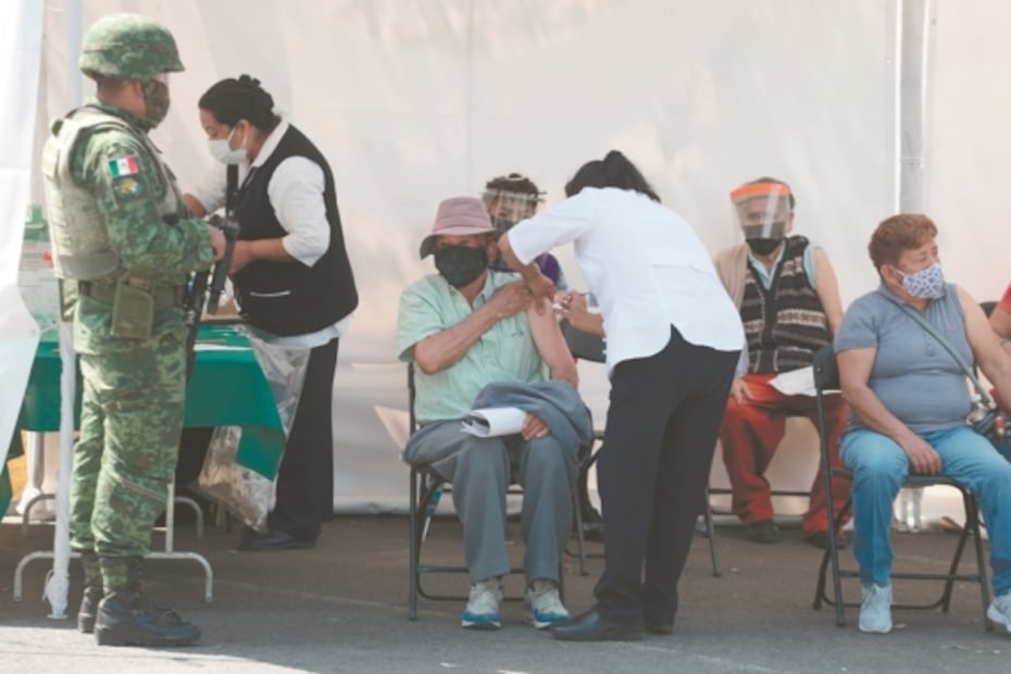 Sin siervos de la nación, avanza vacunación en CDMX
