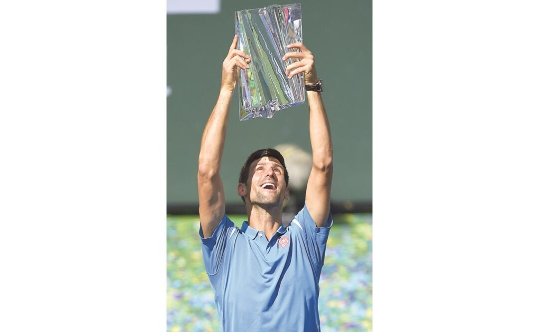 ‘Nole’ levantó su trofeo 27 en Masters 1000 y quinto del torneo californiano. (Foto: DANIEL MURPHY. EFE)
