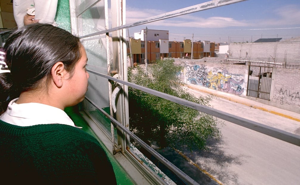 La legisladora recordó el reciente caso de un profesor de secundaria en Ecatepec, que confesó tener un vínculo afectivo con una alumna. | Foto ilustrativa: Archivo / El Universal.