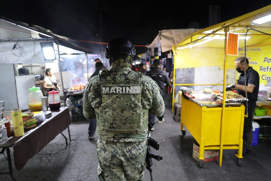 La alcaldesa Azucena Cisneros instruyó que los operativos en los tianguis navideños se realicen de manera permanente, informó el subdirector operativo de la policía de Ecatepec, Edmundo Esquivel Fuentes. (Foto: especial)