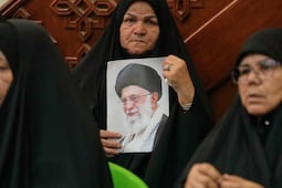 Irán califica nuevas sanciones de EU de "terrorismo económico"; régimen colapsará, dice Bessent