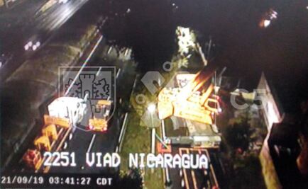 Cierran circulación en Viaducto y Nicaragua por retiro de espectacular