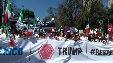 Crónica: Cantan "Cielito Lindo" en marcha contra Trump