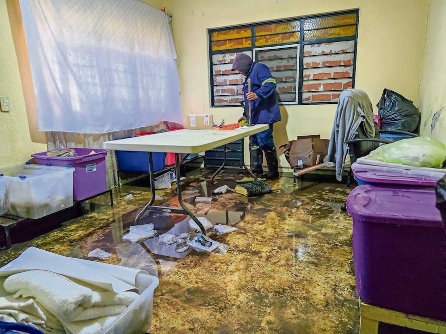 Viviendas en Santa Cruz Xochitepec sufrieron daños en muebles por el nivel del agua. Foto: de Jorge Medellín. El Universal