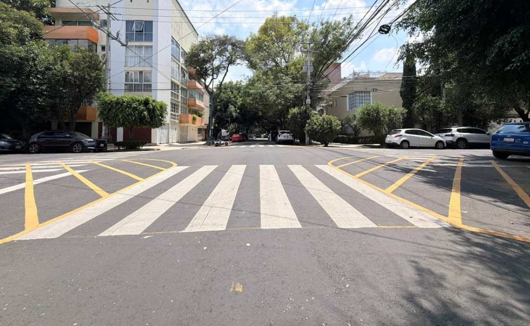 Cuauhtémoc entrega reencarpetado de calle Tehuantepec en Roma Sur; renuevan más de 12 mil metros cuadrados.
Foto: Especial.