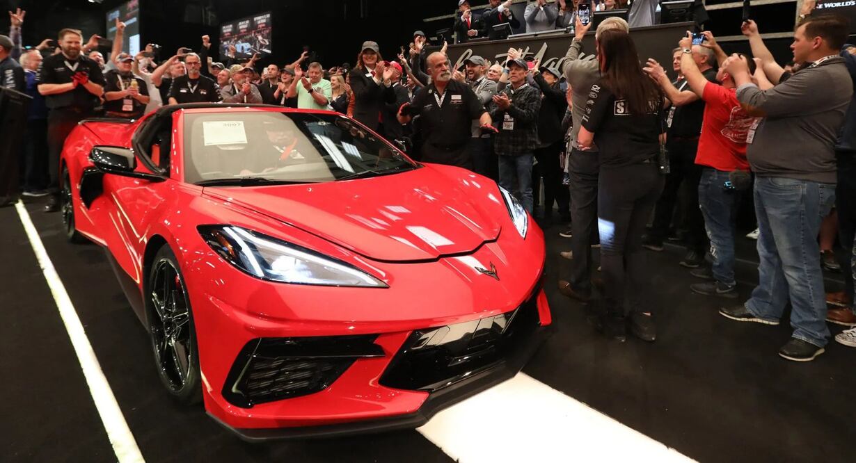 El primer Corvette Stingray 2020 es vendido por 3 millones de dólares