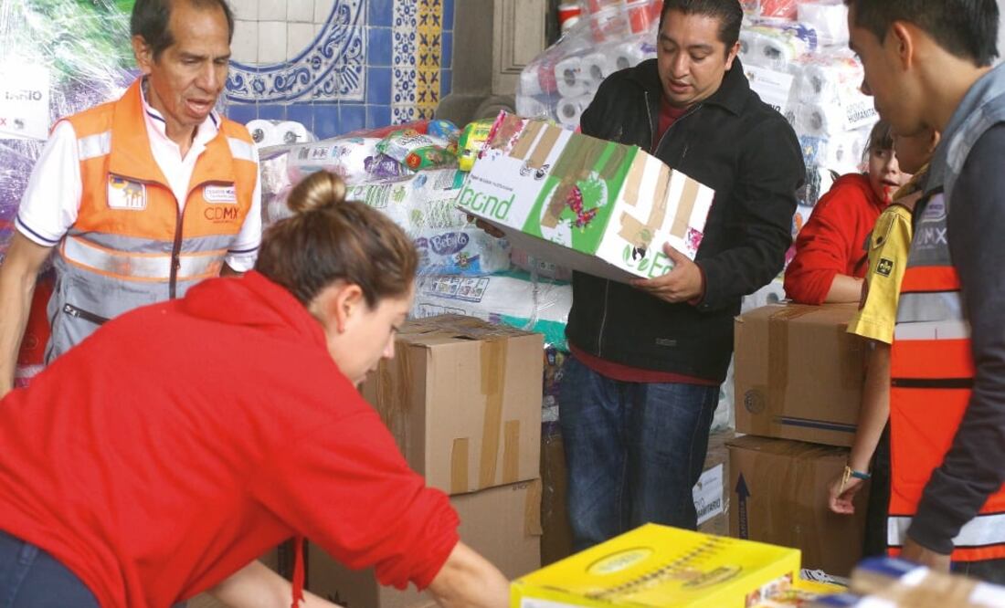 Autoridades llaman a los capitalinos a seguir aportando víveres para llevar a los comunidades afectadas (FOTO: ARCHIVO EL UNIVERSAL)