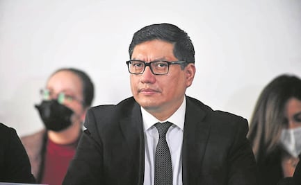 Invitan a capitalinos a emplacar automóvil en la CDMX