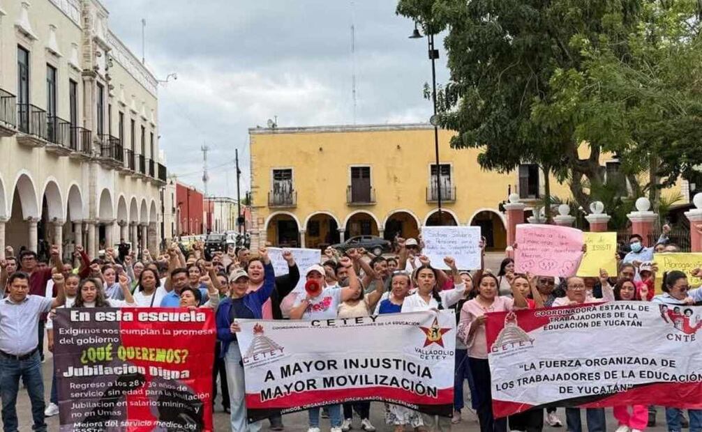 Maestros de la CNTE se sumaron al paro nacional de maestros. Piden homologar salarios.
Foto: Especial.