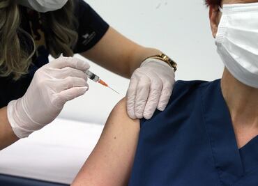 Primera dosis de vacuna contra Covid-19, más efectiva para quienes tuvieron infección: estudio