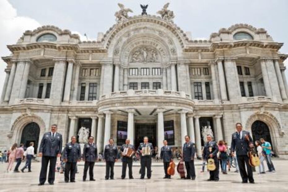 Tenientes de Anáhuac. Los policías cantores de la Ciudad