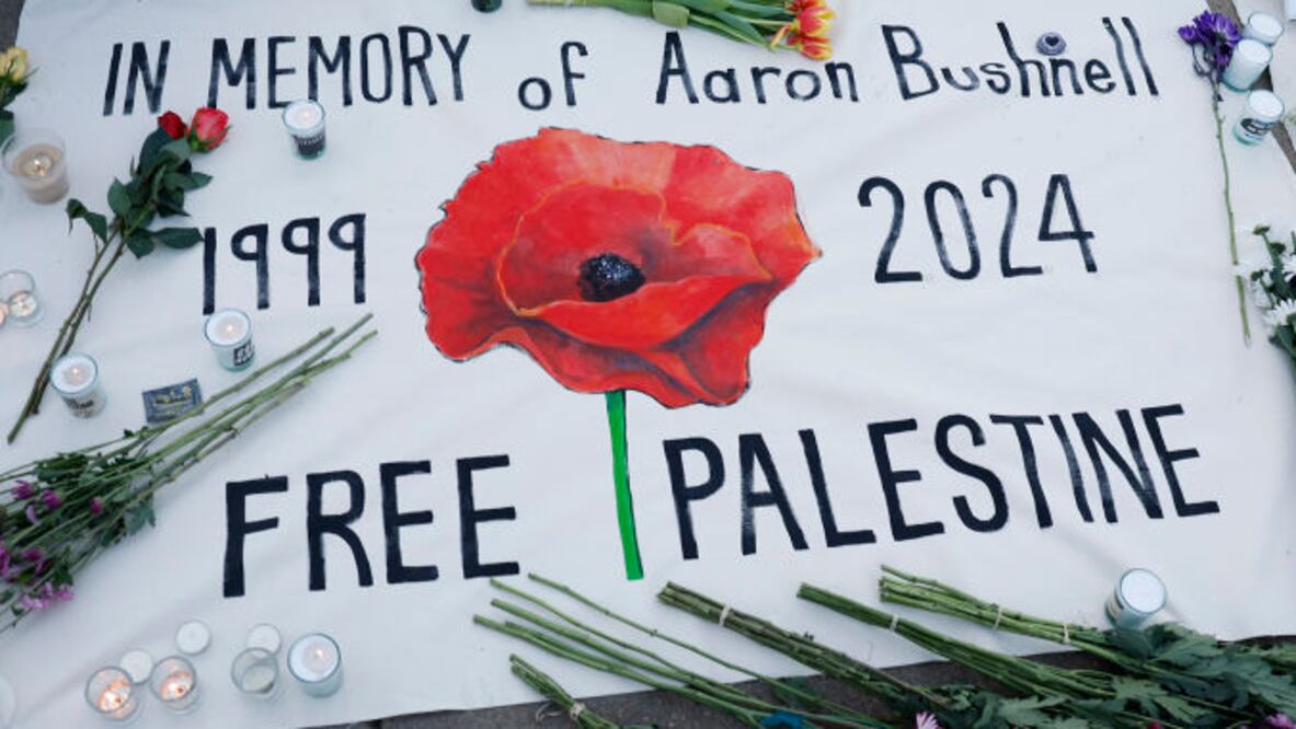 Quién era Aaron Bushnell, el militar estadounidense que se inmoló frente a la embajada de Israel para denunciar "el genocidio contra el pueblo palestino"