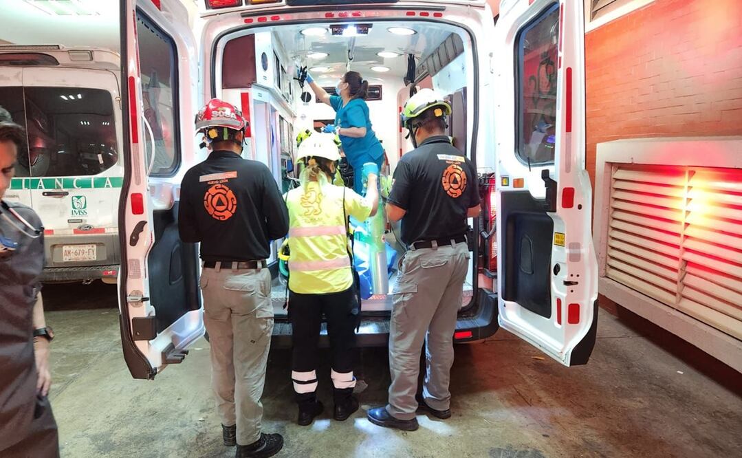 Una adolescente de 12 años y otro hombre de 59 fueron trasladados desde el Hospital General de Matehuala a Monterrey con heridas de gravedad. Foto: Especial