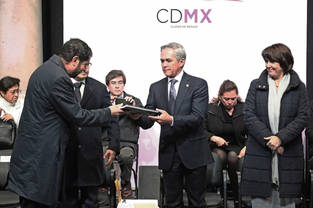 El Programa para la Reconstrucción de la Ciudad de México fue presentado ayer por el jefe de Gobierno de la capital, Miguel Ángel Mancera. El proyecto tiene una vigencia de cinco años. (ALEJANDRO ACOSTA. EL UNIVERSAL)