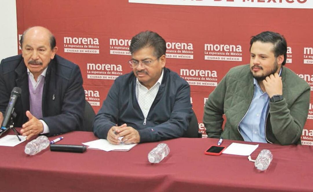 Alcaldes de Morena respaldaron a Claudia Sheinbaum, luego de que el PAN capitalino (abajo) la denunció por el accidente en la Línea 3 del Metro.