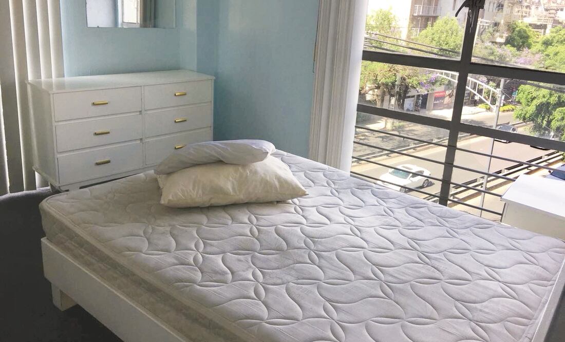 El edificio de la calle Illinois 49, en la colonia Ciudad de los Deportes, en la delegación Benito Juárez, es uno de los inmuebles en los que se rescataron a mujeres víctimas de trata. Foto: Andrea Ahedo/EL UNIVERSAL