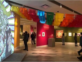Artistas mexicoamericanos exhiben en Vancouver sus experiencias como “dreamers”
